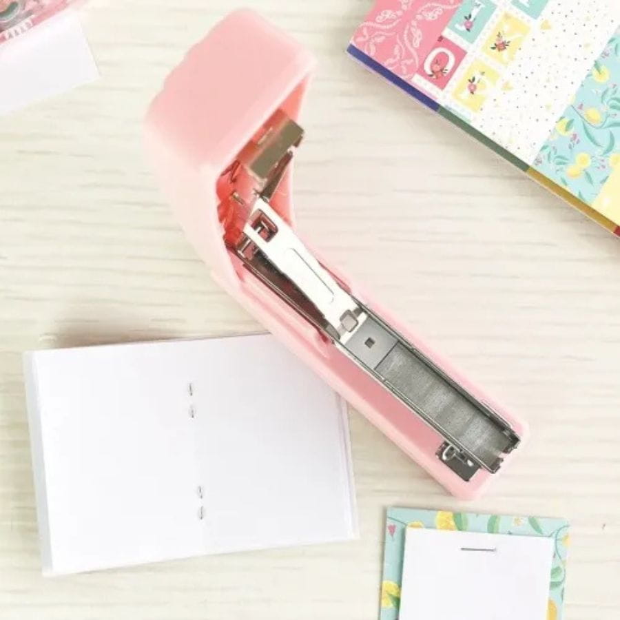 Abrochadora de escritorio IBI CRAFT 20 hojas 24/6 26/6 Oficina Rosa - Imagen 3